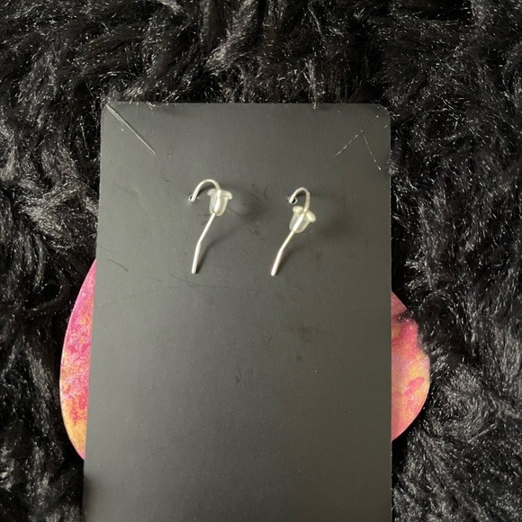 Faith Earrings - Picture 4 of 4